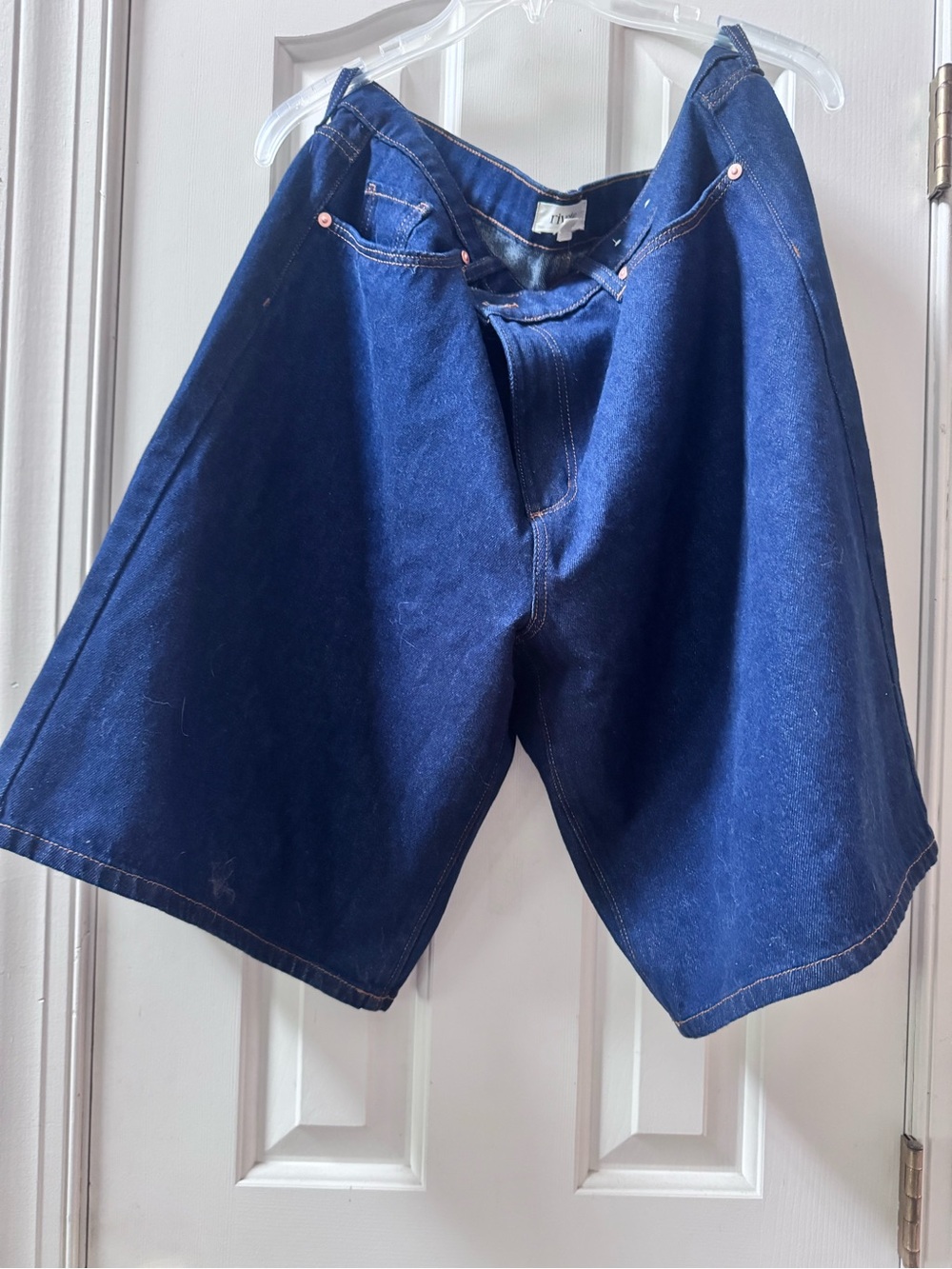 Long wide leg shorts
Size 32 petite